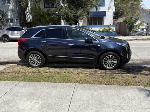 Blue 2017 Cadillac XT5 Luxury