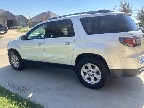 Beige 2014 GMC Acadia SLE-2