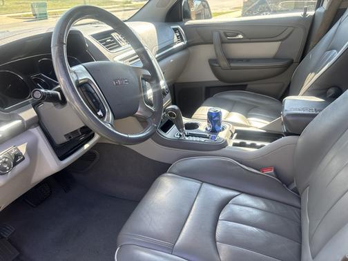 Beige 2014 GMC Acadia SLE-2