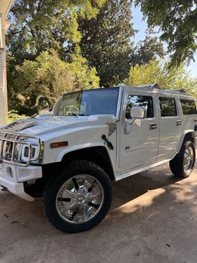 White 2005 Hummer H2 Base