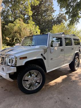 White 2005 Hummer H2 Base