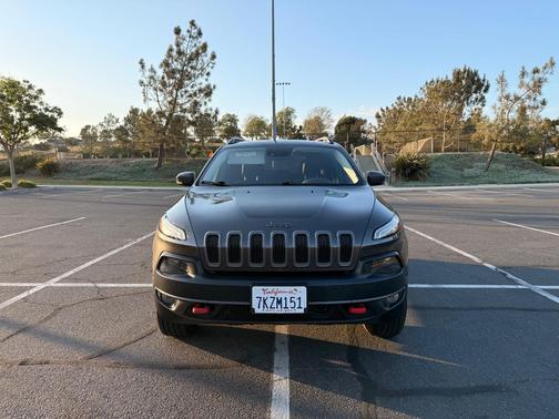 Gray 2015 Jeep Cherokee Trailhawk