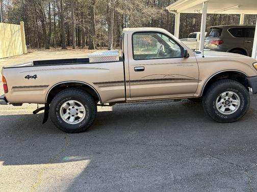 1999 Toyota Tacoma Base