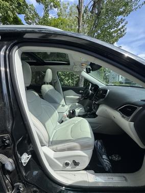 Black 2021 Jeep Cherokee Limited