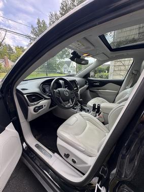 Black 2021 Jeep Cherokee Limited