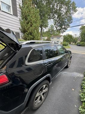 Black 2021 Jeep Cherokee Limited