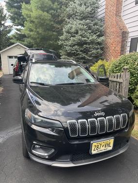Black 2021 Jeep Cherokee Limited