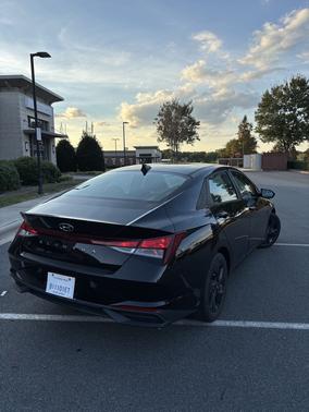 Black 2023 Hyundai ELANTRA SEL