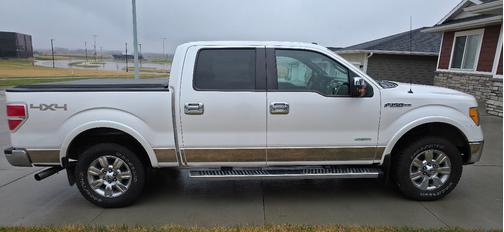 White 2011 Ford F-150 Lariat