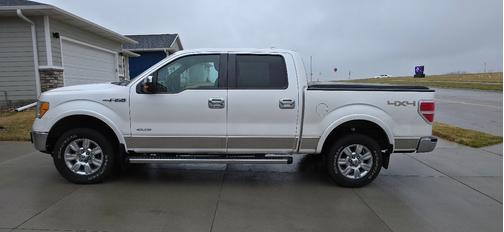 White 2011 Ford F-150 Lariat