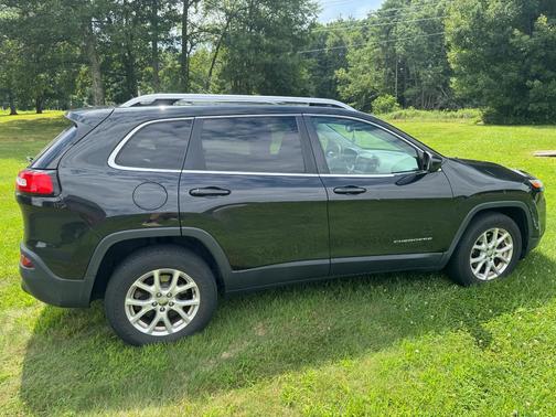Black 2016 Jeep Cherokee Latitude