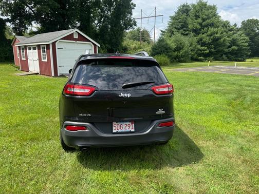 Black 2016 Jeep Cherokee Latitude