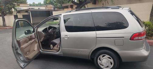 2001 Toyota Sienna XLE