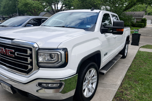 White 2018 GMC Sierra 1500 SLE