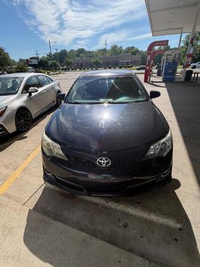 Black 2012 Toyota Camry SE