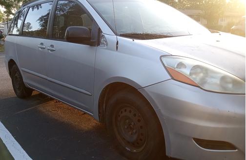 Silver 2007 Toyota Sienna CE