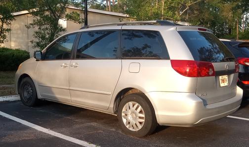Silver 2007 Toyota Sienna CE