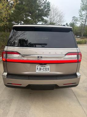 Beige 2018 Lincoln Navigator Select