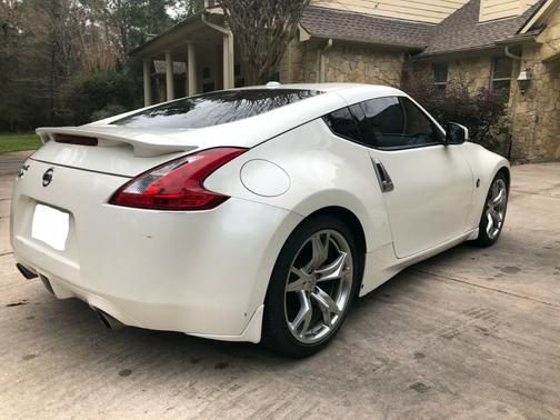 White 2011 Nissan 370Z Touring