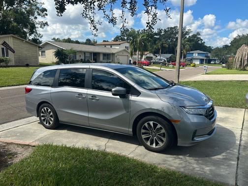 Silver 2022 Honda Odyssey EX-L