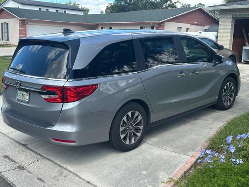 Silver 2022 Honda Odyssey EX-L