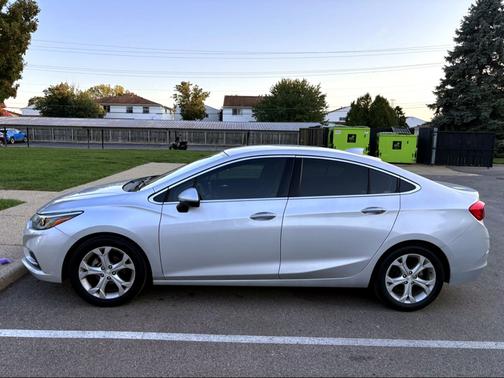Silver 2017 Chevrolet Cruze Premier
