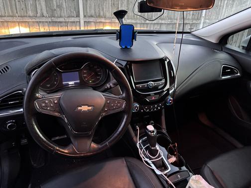 Silver 2017 Chevrolet Cruze Premier