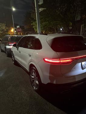 White 2019 Porsche Cayenne Cayenne