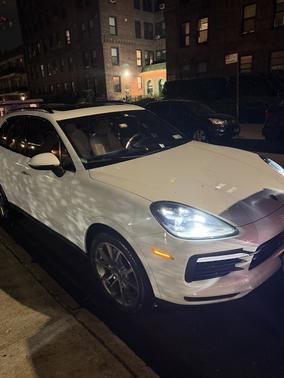 White 2019 Porsche Cayenne Cayenne