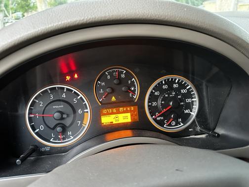 Green 2015 Nissan Armada SV