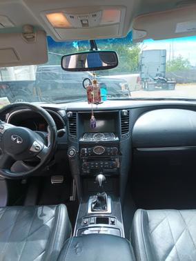 Beige 2009 INFINITI FX35 Base