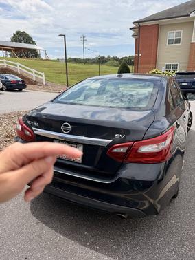 Blue 2018 Nissan Altima 2.5 SV