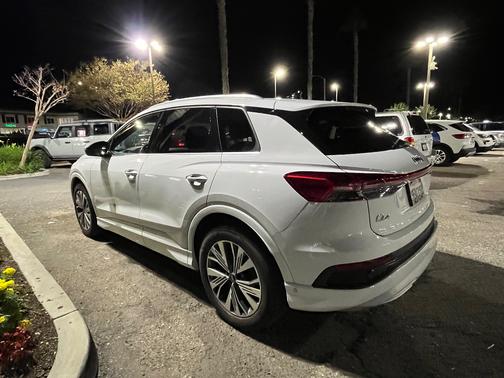 2023 Audi Q4 e-tron 40 Premium Plus