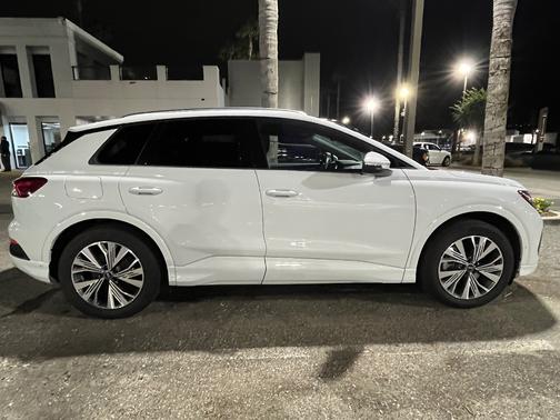 2023 Audi Q4 e-tron 40 Premium Plus