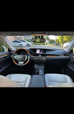 2014 Lexus ES 300h Base