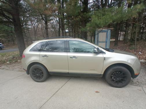 Gold 2010 Lincoln MKX Base