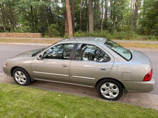 Gold 2004 Nissan Sentra 1.8 S
