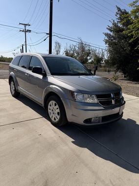 Silver 2015 Dodge Journey SE