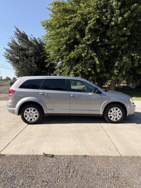 Silver 2015 Dodge Journey SE