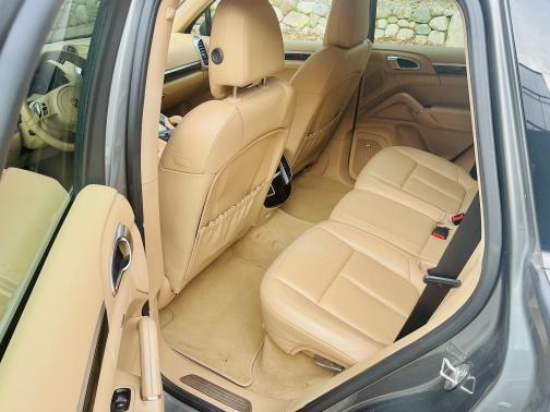 2014 Porsche Cayenne Platinum Edition