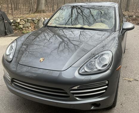 2014 Porsche Cayenne Platinum Edition