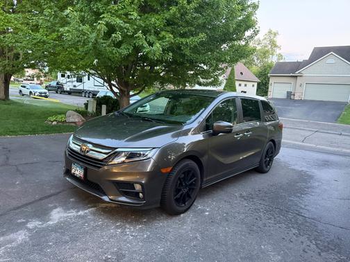 Silver 2018 Honda Odyssey EX-L