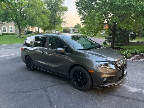 Silver 2018 Honda Odyssey EX-L