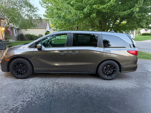 Silver 2018 Honda Odyssey EX-L