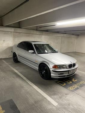 2001 BMW 330 i