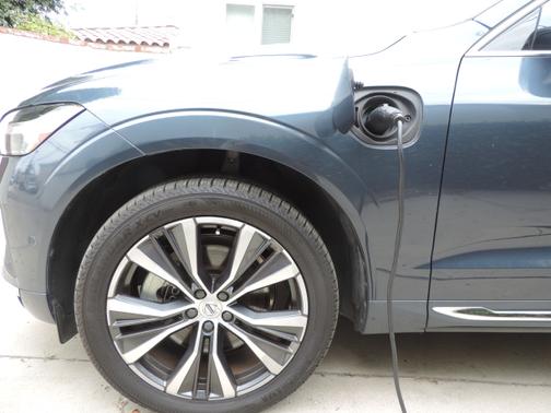 2022 Volvo XC60 Recharge Plug-In Hybrid T8 Inscription Expression