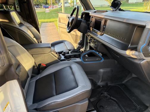 Gray 2023 Ford Bronco Black Diamond Advanced