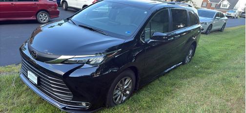 Black 2026 Toyota Sienna XLE