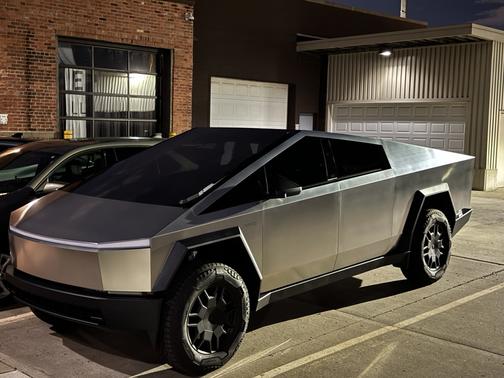 2024 Tesla Cybertruck Cyberbeast