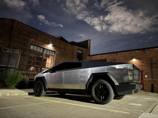 2024 Tesla Cybertruck Cyberbeast